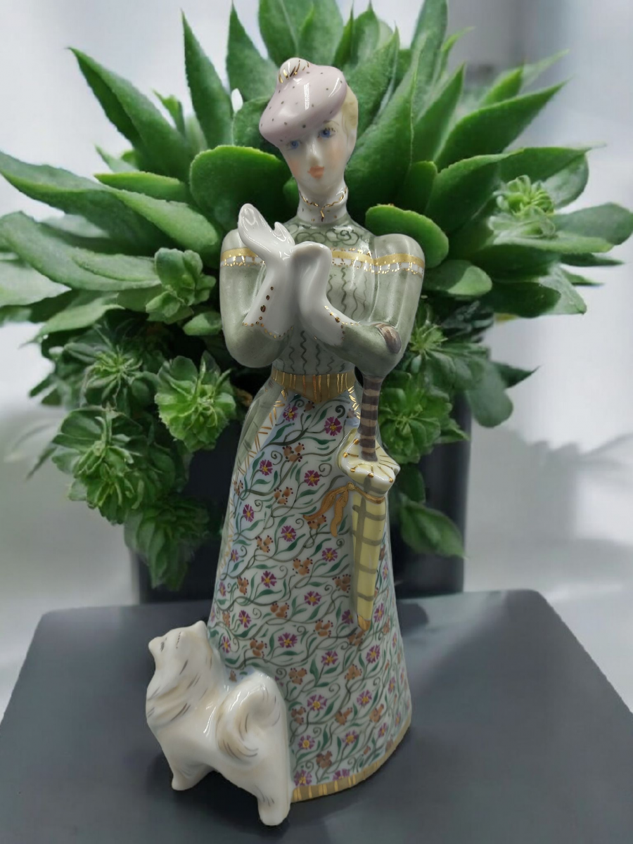 Скульптура"Дама с собачкой"  авт.Бржезицкая А.Д.рос.Шапкина И.А.