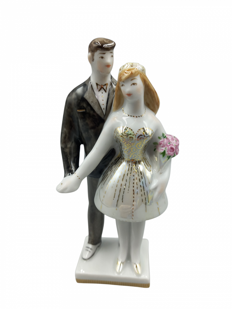 Скульптура"Молодожены" авт.Бржезицкая А.Д. рос.Ковтун С.А.