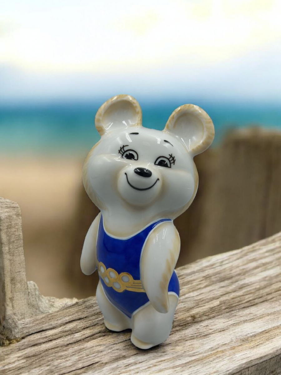 Скульптура"Мишка олимпийский" (маленький) авт.рос.Коришева Е.С.