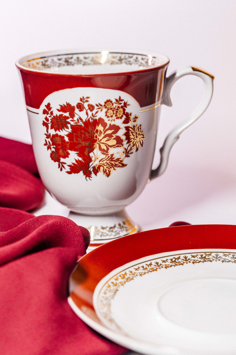 Бокал с блюдцем 600 мл Классический Золотой букетик