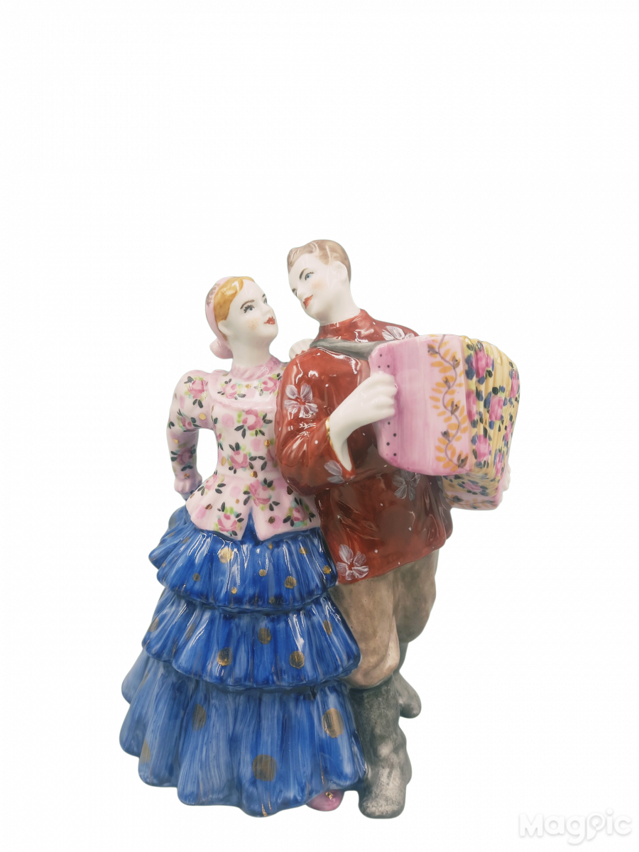 Скульптура"Уральская кадриль" авт.Малышева Н.А. рос.Иванова М.В.