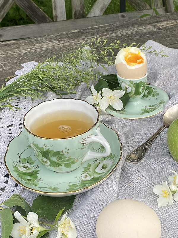 Набор чашка чайная с блюдцем 180 мл Дулька Букет роз и подставка для яйца Музейная копия авт.Коньков И.Г.рос.Григорьева Д.В.